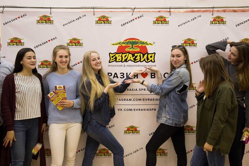 «Евразия» провела коктейльный мастер-класс в Межвузовском студенческом городке.
