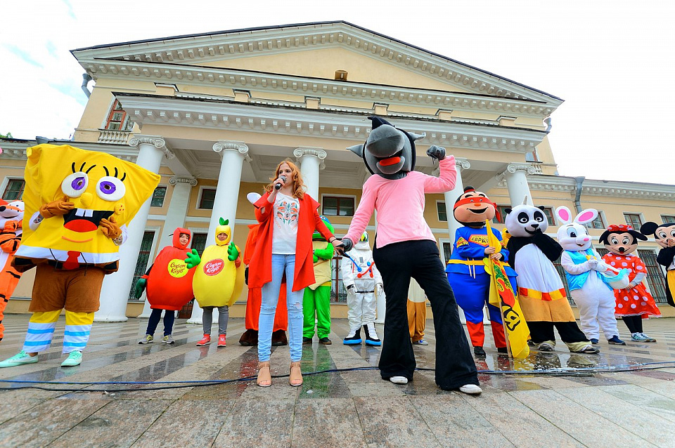  «Евразия» — традиционный участник, друг и партнер ежегодного фестиваля ростовых кукол «Союз Мультфильмов»! 